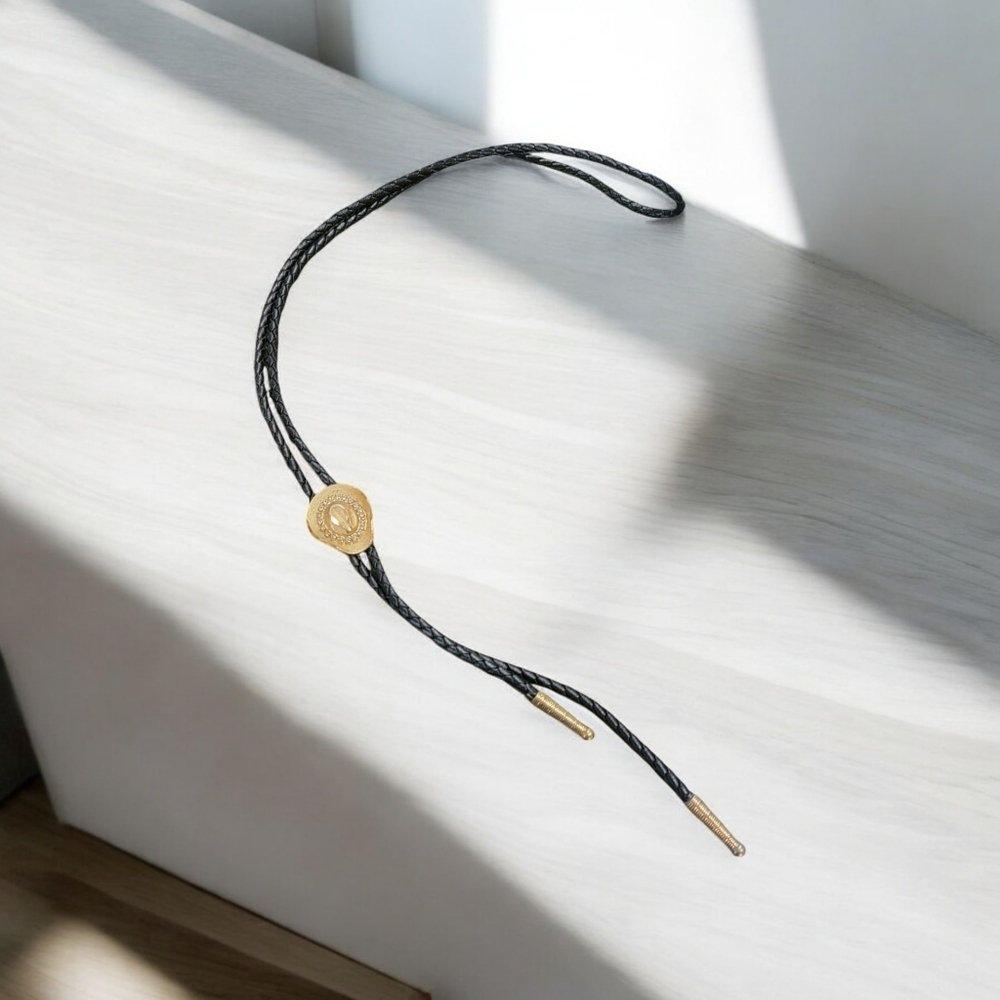 Black and country western hat Bolo